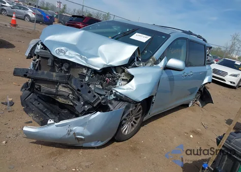 2015 Toyota Sienna Xle Premium 8 Passenger from USA, damaged, VIN 5TDYK3DC3FS609947